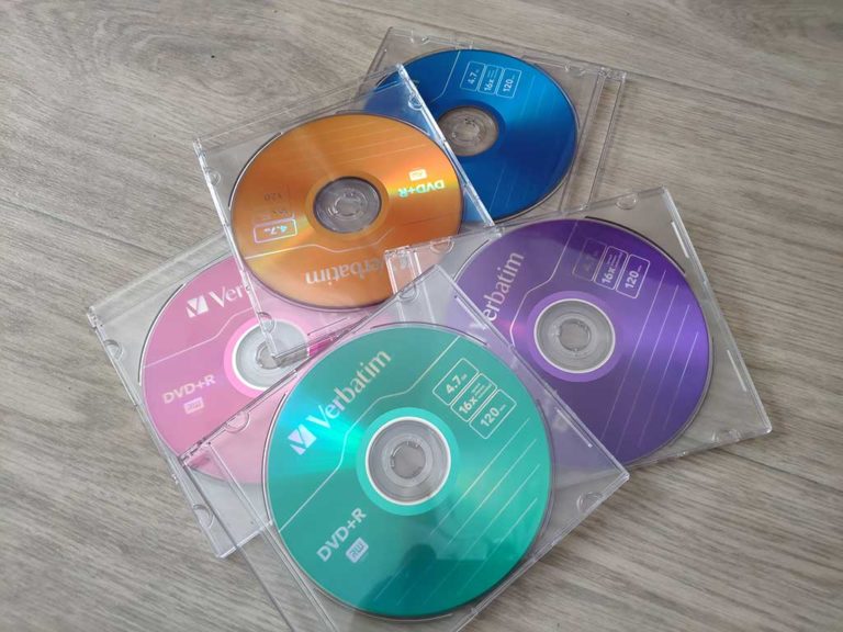 Можно ли на dvd дисководе прочитать cd а наоборот